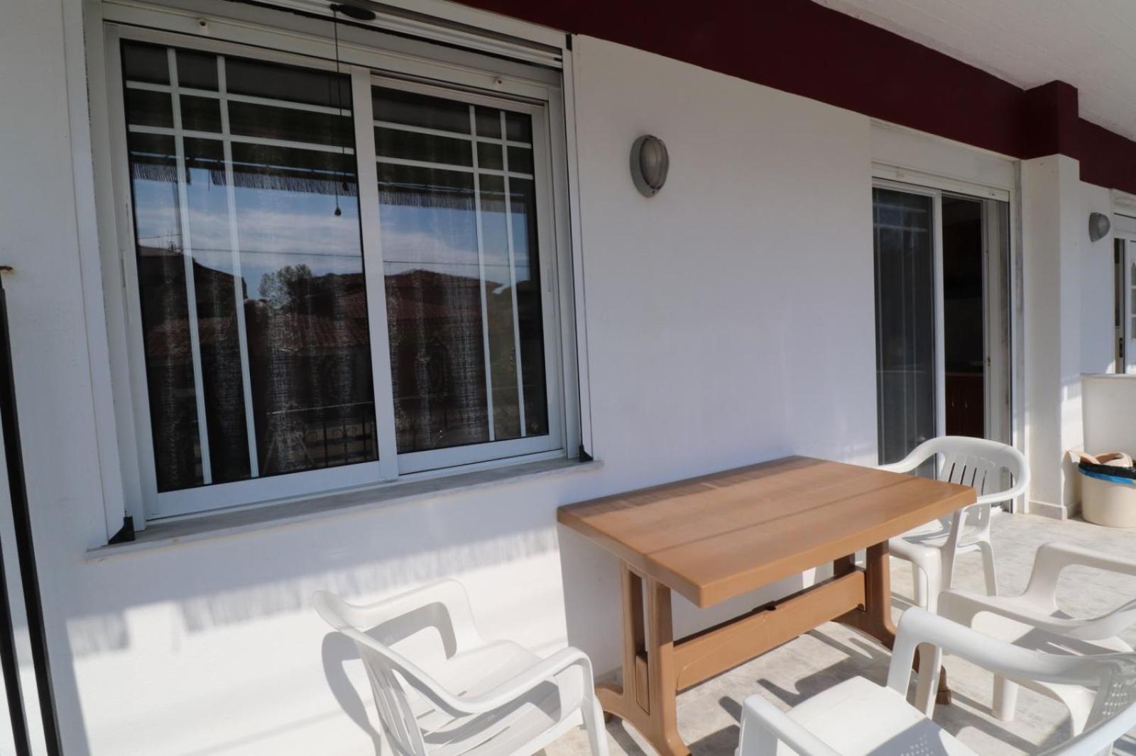 Apartment Eleni House Nea Vrasna